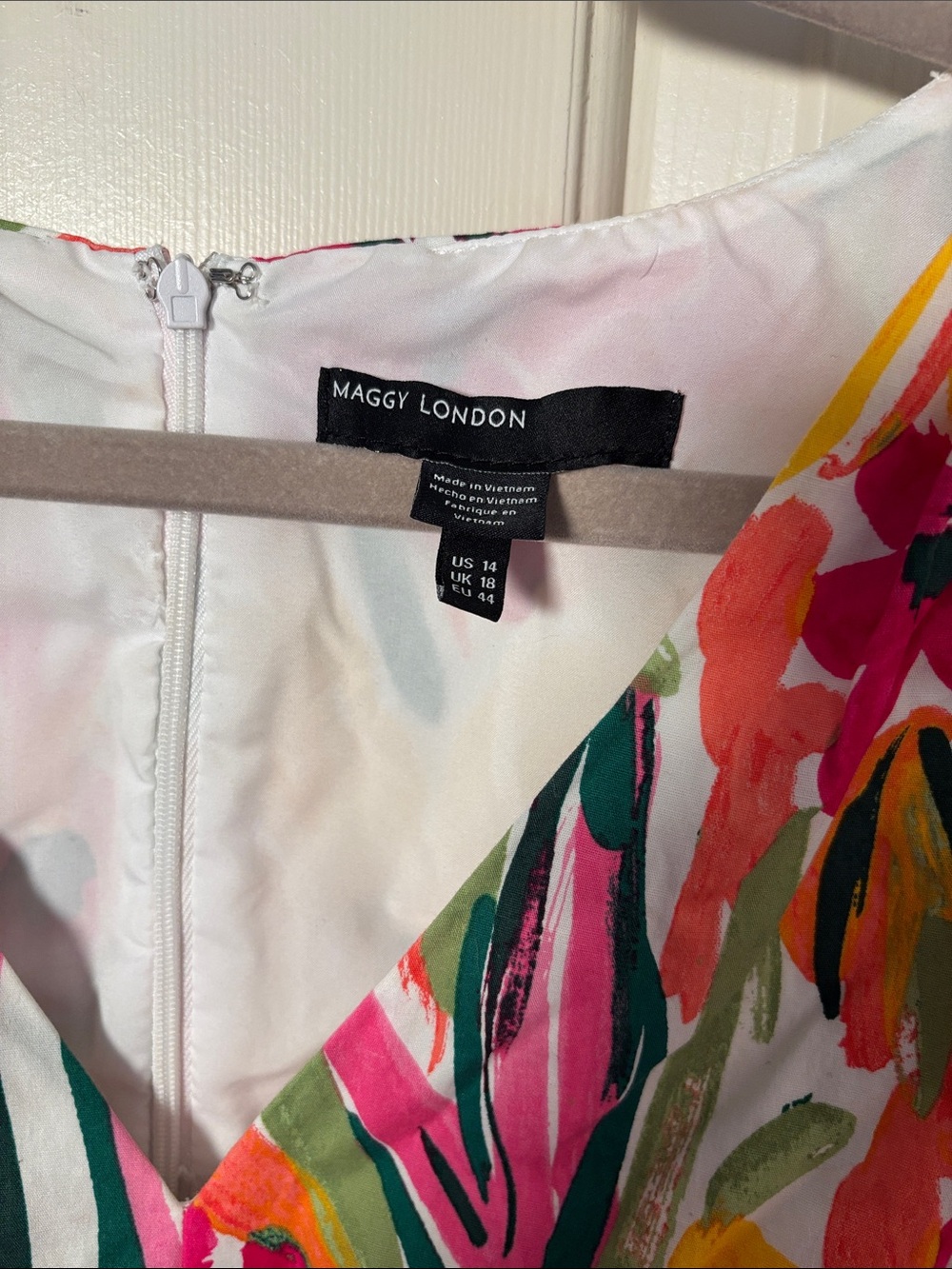 Maggy London Bright Floral V-Neck dress long - Picture 4 of 9